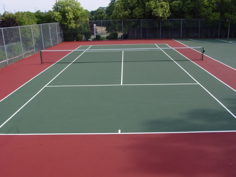 Green Red Tennis court 800x600